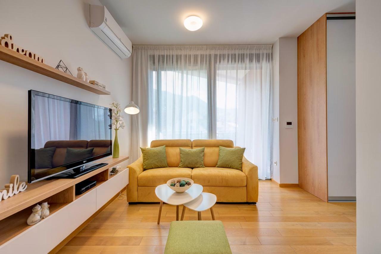 Sunray Apartment Tivat Exterior photo